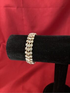 Vintage bracelet 3 rows of diamond-colored rhinestones with safety chain